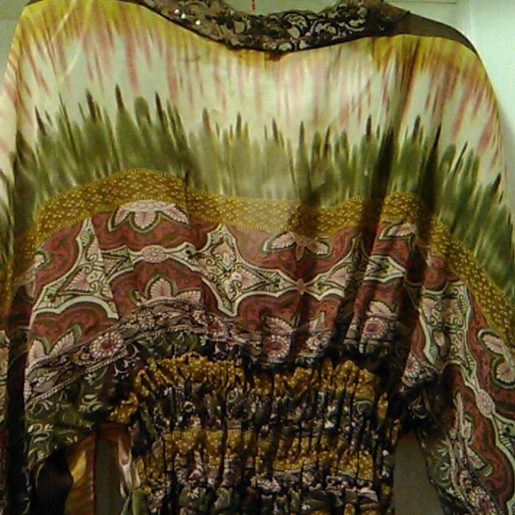 Multicolored Top 3/4 Dolman Sleeve - Picture 7 of 9